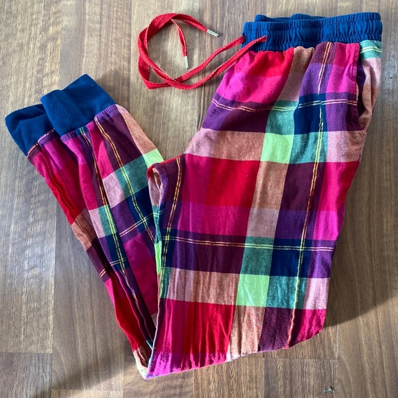 Plaid PJ bottoms w pockets - Picture 2 of 3